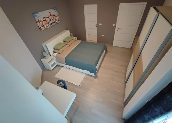 Apartment Mate